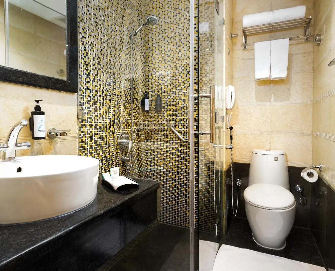 Room in voco makkah غرفه في فوكو مكه مكة شقة